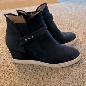 Navy blue Paolo 8 1/2 women’s shoes / sporty ankle boots